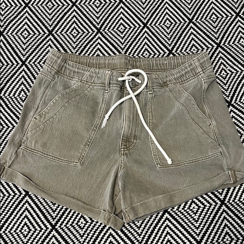 American Eagle Outfitters Olive Women's Cargo Shorts